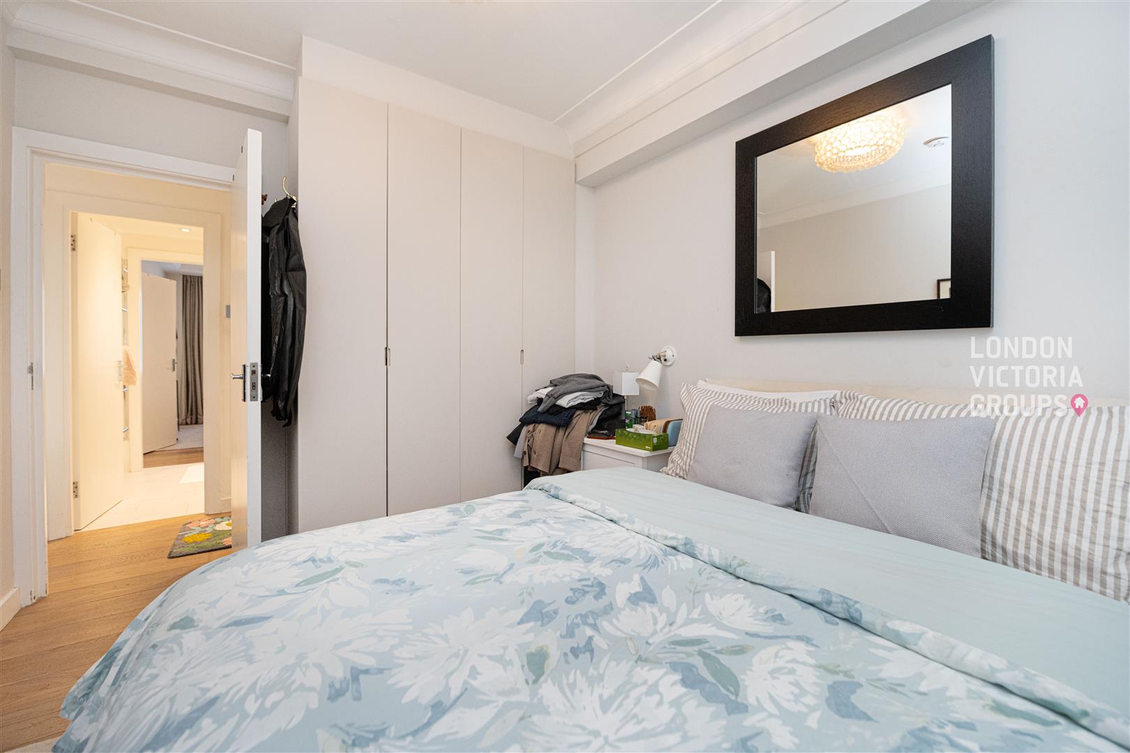 89 Piccadilly, London